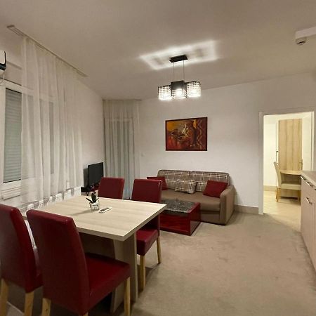 Holiday Wing Apartments ヤゴディナ エクステリア 写真