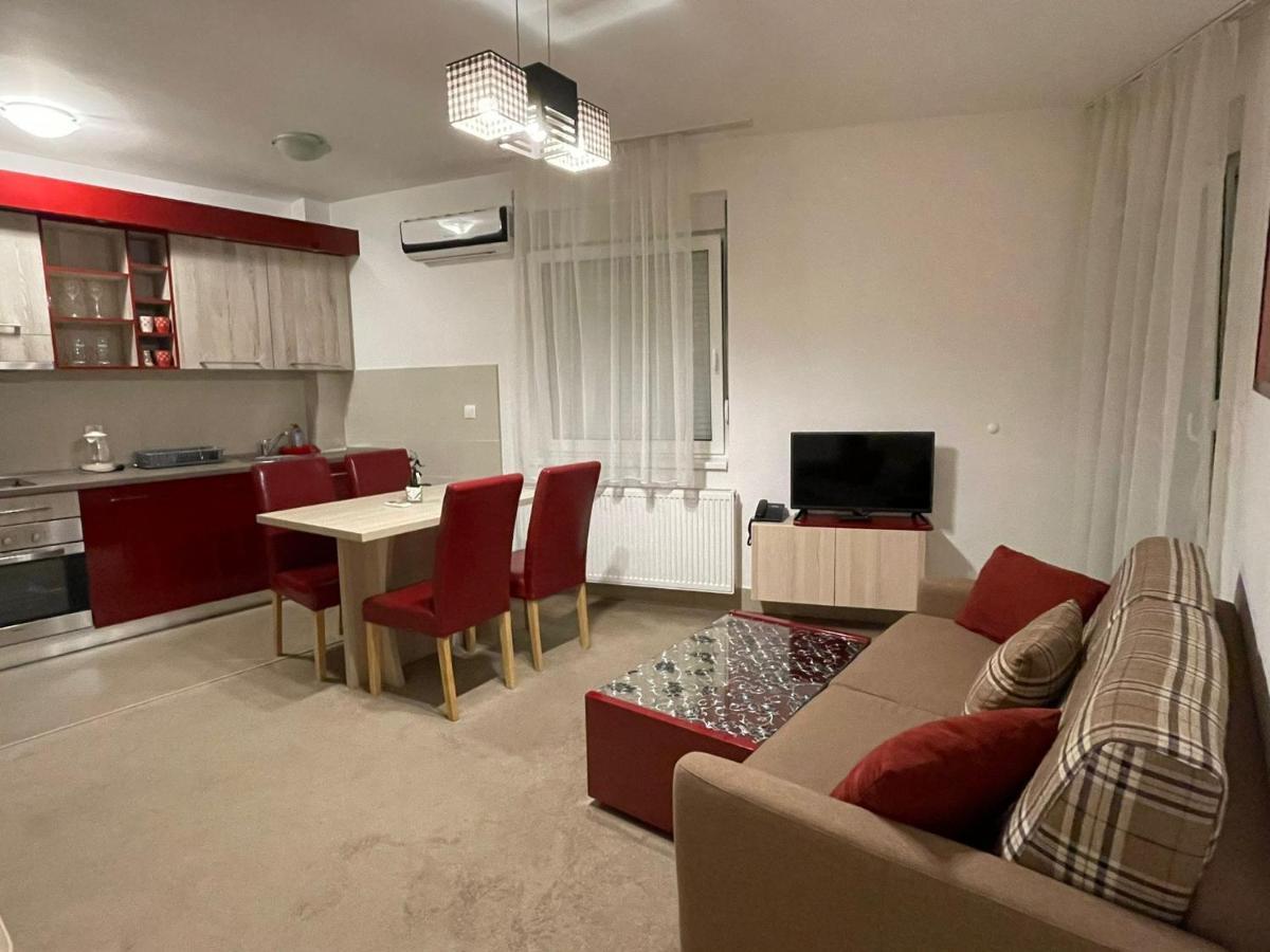 Holiday Wing Apartments ヤゴディナ エクステリア 写真