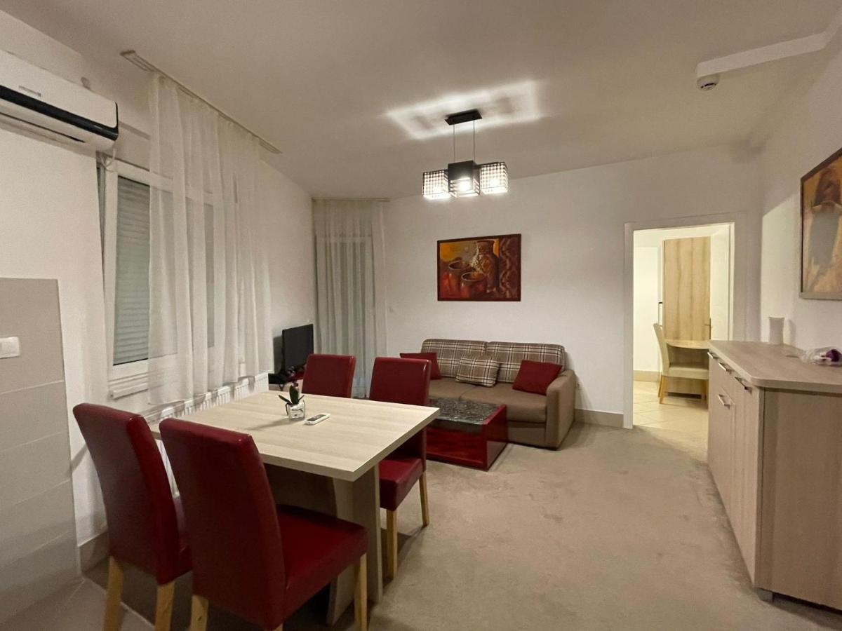 Holiday Wing Apartments ヤゴディナ エクステリア 写真